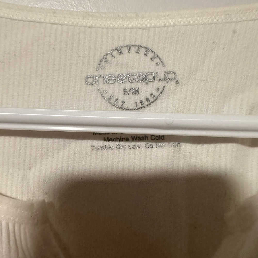 Basic white tee - Picture 2 of 3